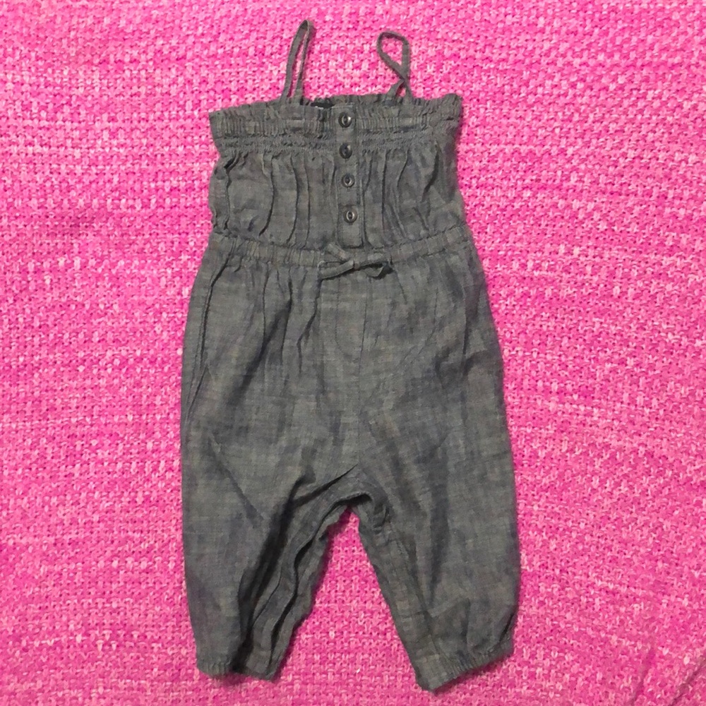 Baby gap 6-12 m  jean jumpsuit